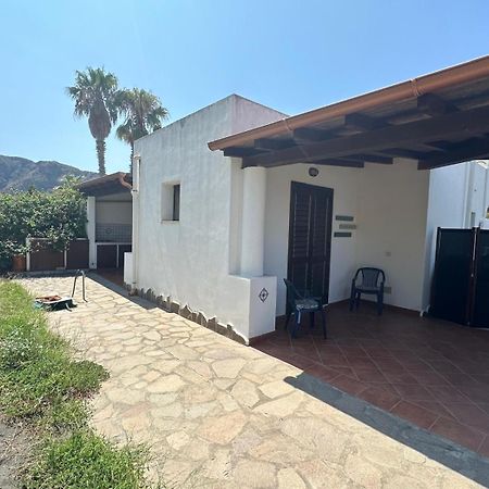 Villa By The Vulcano - 70Mq Plus Large Garden And Patio מראה חיצוני תמונה